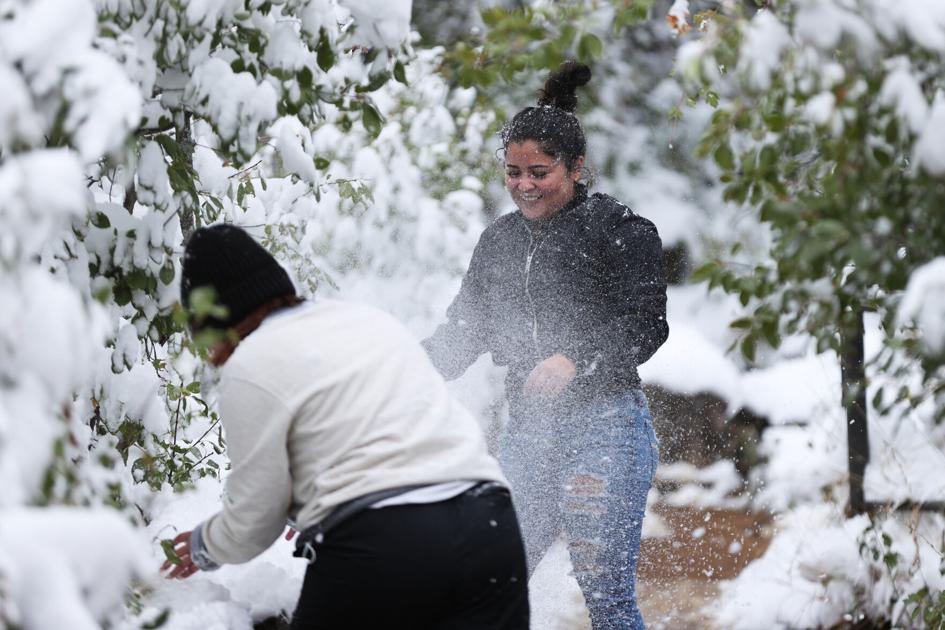 More than a foot of snow expected over Colorado fires; Pikes Peak region, Denver gird for subfreezing chill