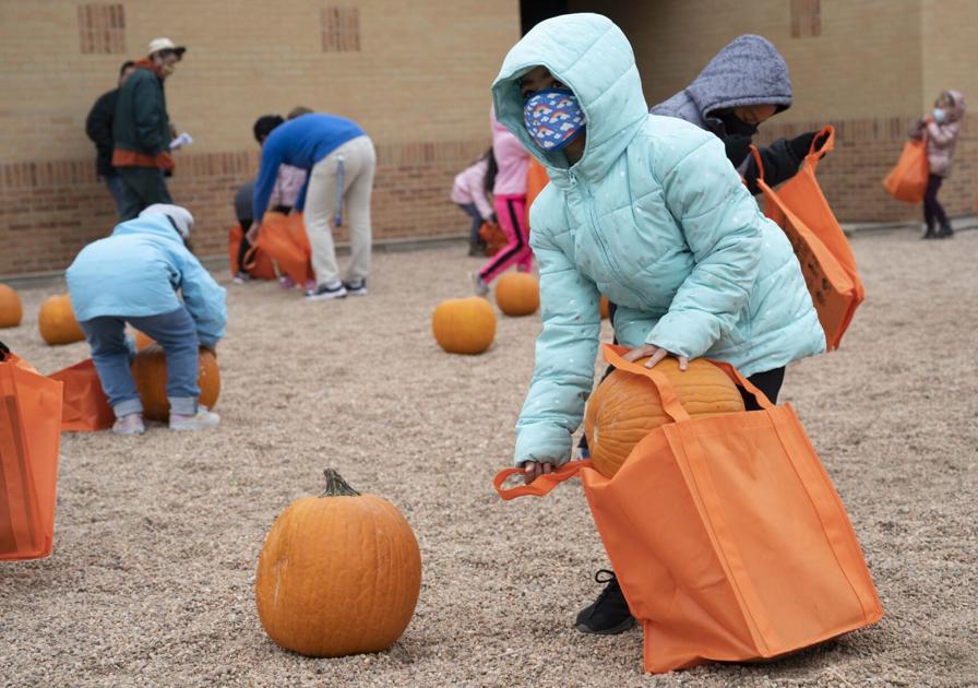 Colorado Springs-area districts mull delay in students’ return to classrooms, citing health officials