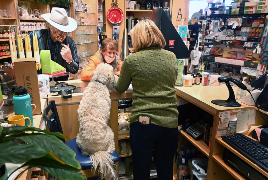 Online sales bring silver linings to Colorado Springs retailers during bleak holiday season