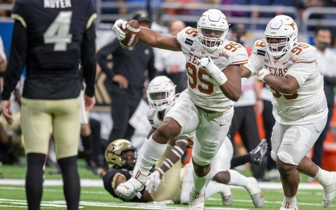 Texas vs. Colorado score: After injury to QB Sam Ehlinger, Longhorns freshmen turn heads in Alamo Bowl rout – CBSSports.com