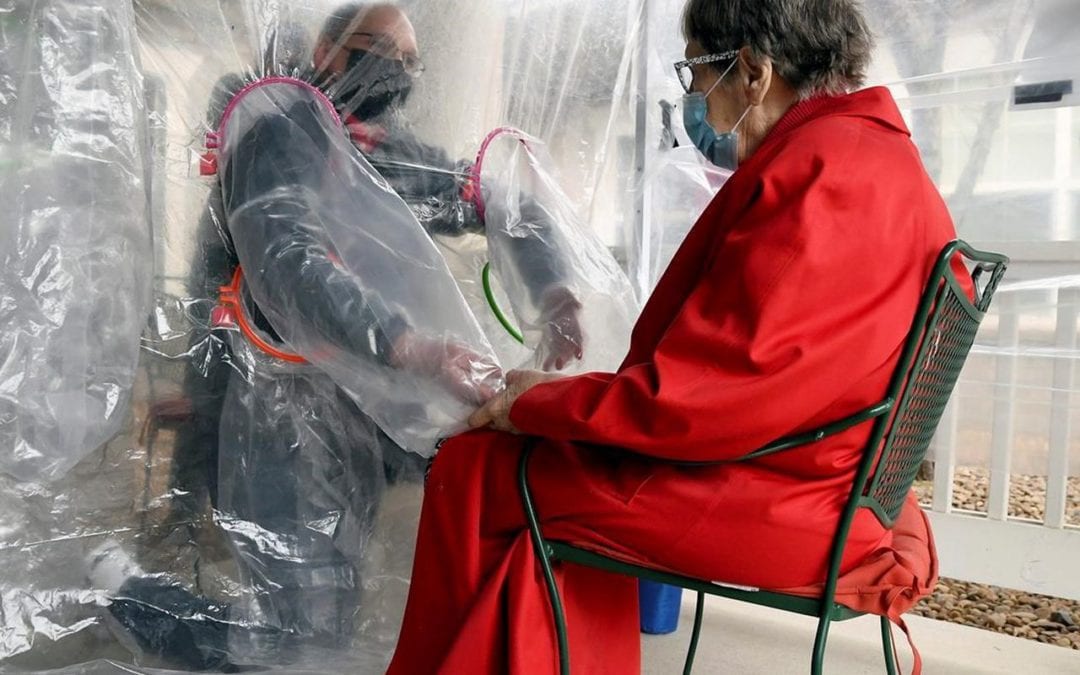 ‘Hug tent’ provides safe embraces at Colorado elderly home | The Star
