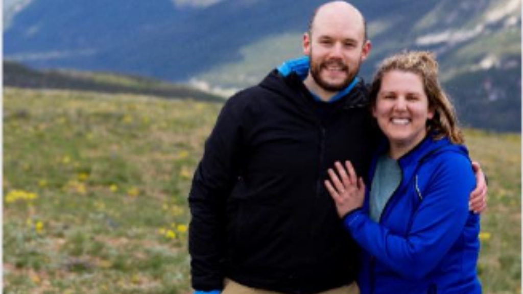 Social Media Reconnects Mass. Couple With Woman Who Photographed Their Engagement In Colorado – CBS Boston