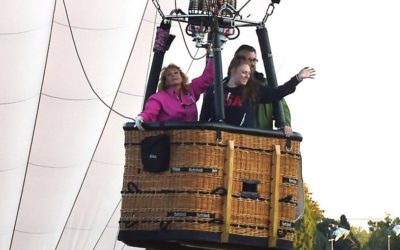 Labor Day balloon festival features U.S. Olympians taking to the skies over Colorado Springs