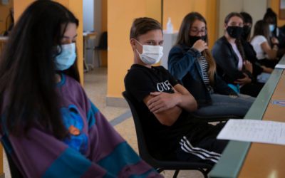 Colorado Middle School Allegedly Taping Masks to Student Faces – Vision Times