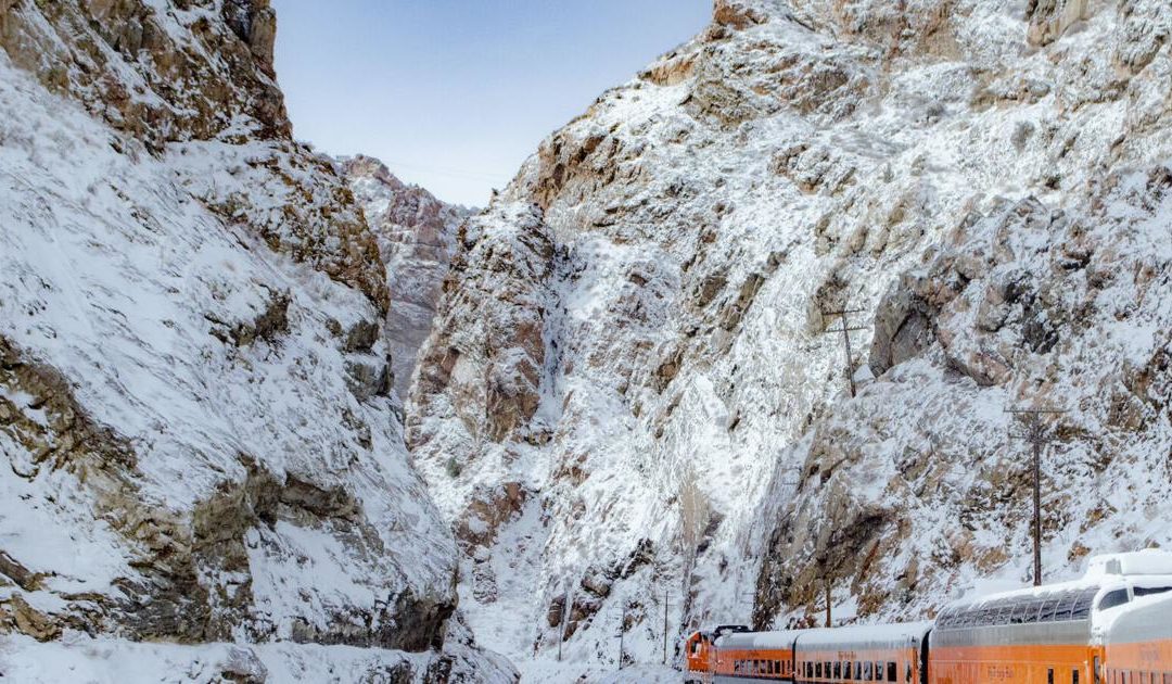 Colorado trains offer seasonal, holiday rides