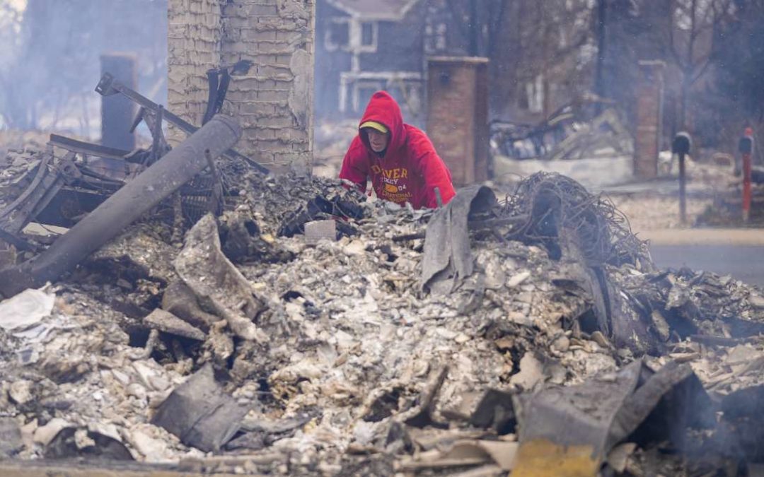 Official: Nearly 1K homes destroyed in Colorado wildfire