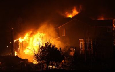 Thousands flee as Colorado wildfires burn hundreds of homes – The Boston Globe